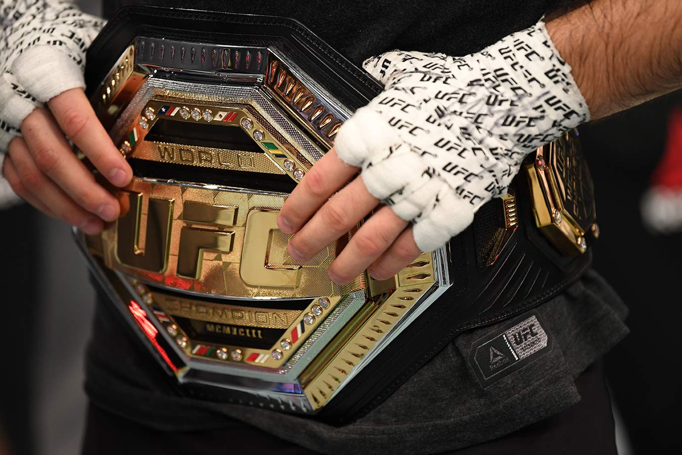 Сколько на самом деле стоит пояс UFC? Приготовьтесь удивиться ответу!